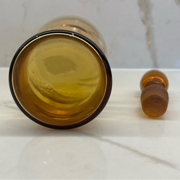 Vintage Bohemian Czech Amber Glass Decanter with Gold Bands and Stopper MCM - Picture 3 of 4